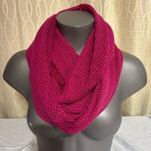 Steve Madden Infinity Scarf Magenta/Pink W Shimmering Thread